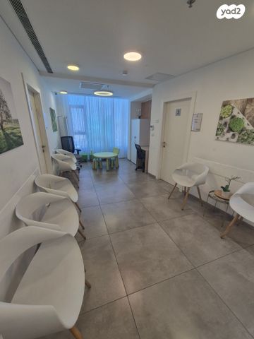 בניין משרדים, שדרות מוריה 44, מרכז הכרמל, חיפה