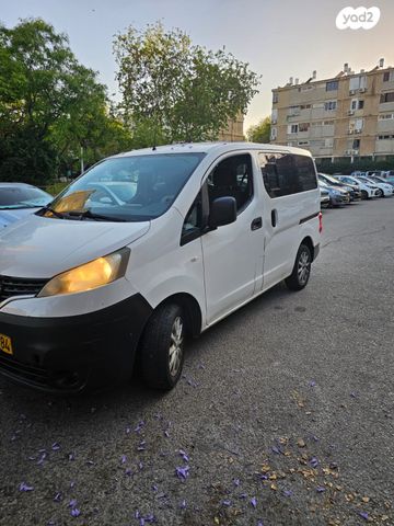 ניסאן NV200