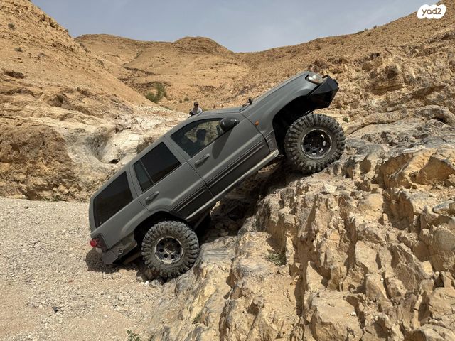 גרנד צ'ירוקי Limited אוט׳ בנזין 4.7 (221 כ״ס)