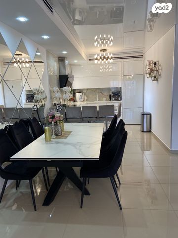 שביל חודשי השנה 10