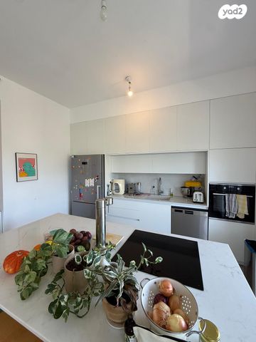 דירה, יצחק שדה 63, ביצרון ורמת ישראל, תל אביב יפו