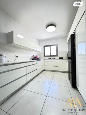 הרבי מלובאוויטש 24