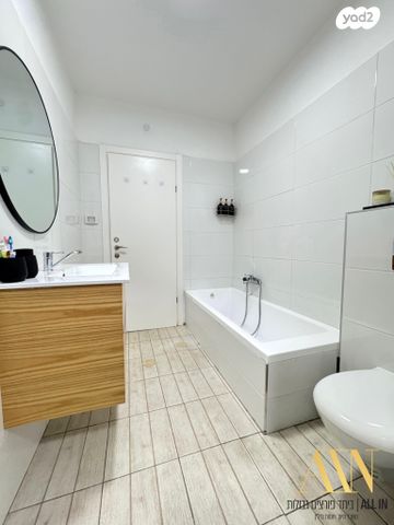 הרבי מלובאוויטש 24