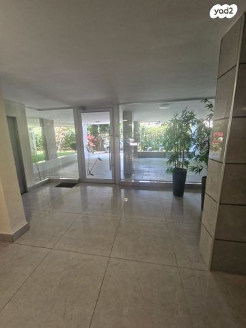 דירה, בן גוריון, מרכז דרום, רעננה