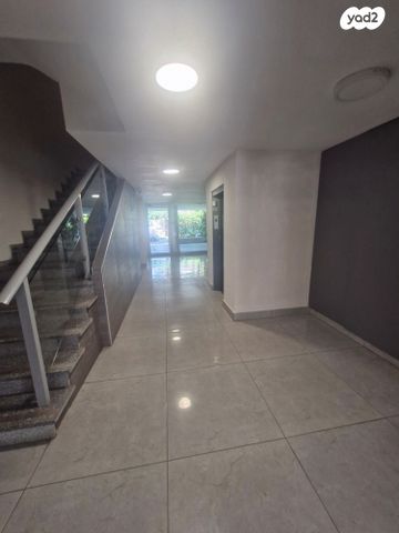 דירה, בן גוריון, מרכז דרום, רעננה