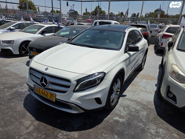 מרצדס-בנץ GLA