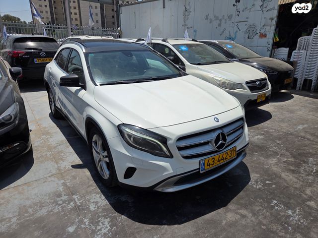 מרצדס-בנץ GLA