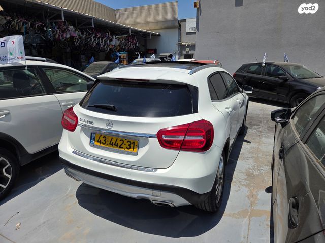 מודעת רכב מרצדס-בנץ GLA