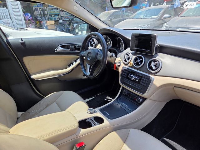 מרצדס-בנץ GLA