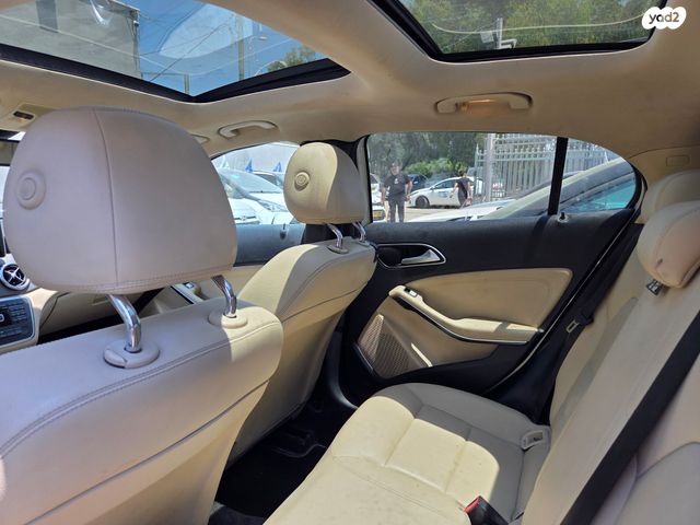 מרצדס-בנץ GLA