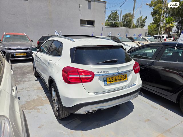 מרצדס-בנץ GLA