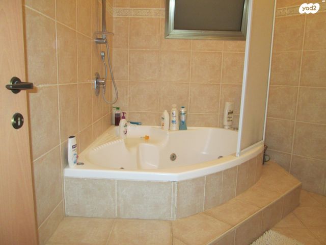 דו משפחתי, גלגל המזלות 52, מתחם 11, הוד השרון