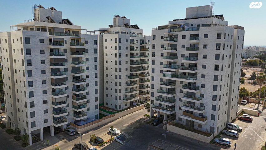 גג/ פנטהאוז, יגאל אלון 8, המרכז האזרחי, רמלה