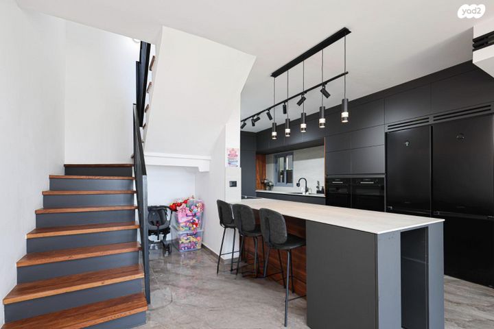 גג/ פנטהאוז, יגאל אלון 8, המרכז האזרחי, רמלה