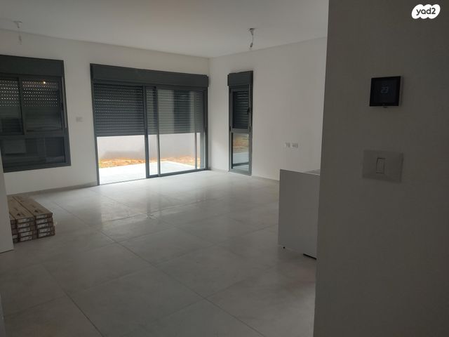 דו משפחתי, ניצנים 19, אלקנה, אלקנה