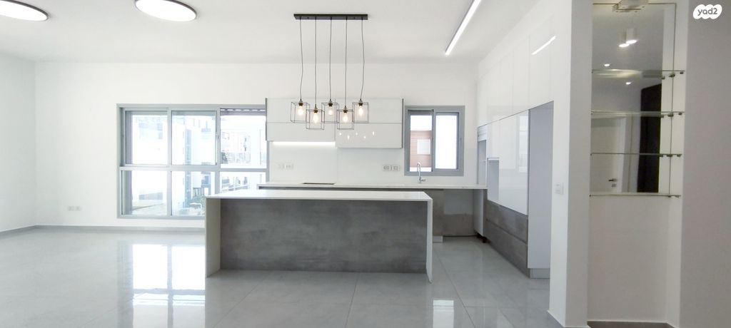 גג/ פנטהאוז, יובלים, האירוס, ראשון לציון