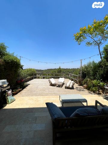 דו משפחתי, מרווה, הר כתרון, צור הדסה