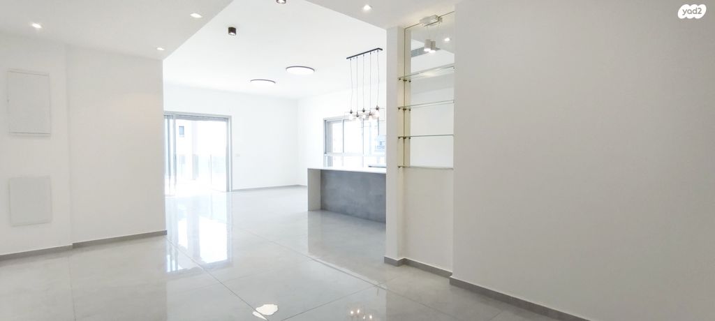 גג/ פנטהאוז, יובלים, האירוס, ראשון לציון