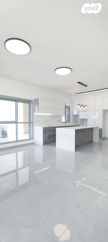 גג/ פנטהאוז, יובלים, האירוס, ראשון לציון