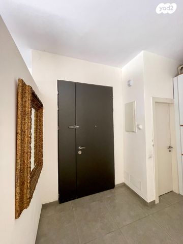 דו משפחתי, מרווה, הר כתרון, צור הדסה