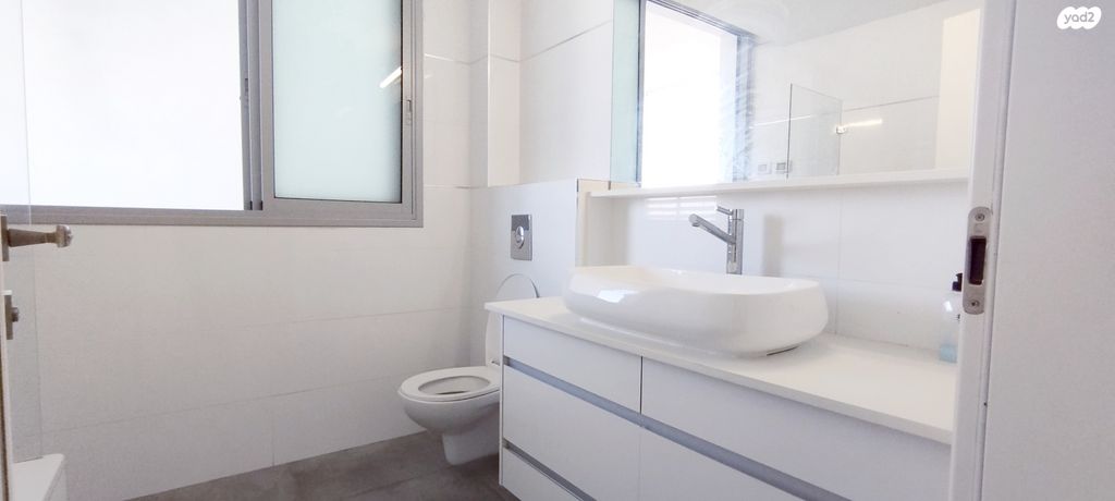 גג/ פנטהאוז, יובלים, האירוס, ראשון לציון