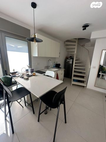 דופלקס, נחלת בנימין 147, פלורנטין, תל אביב יפו