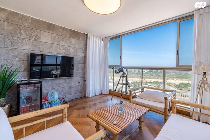 דירה, היובל, אור עקיבא