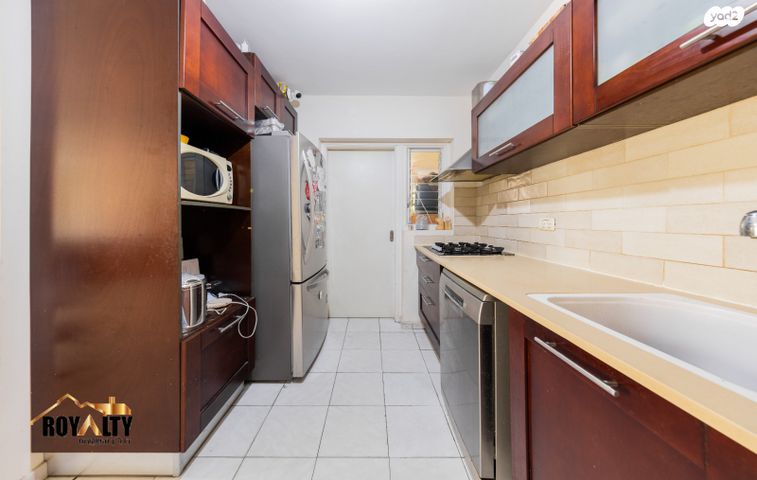 דירה, מבצע דני, נווה אפק, ראש העין