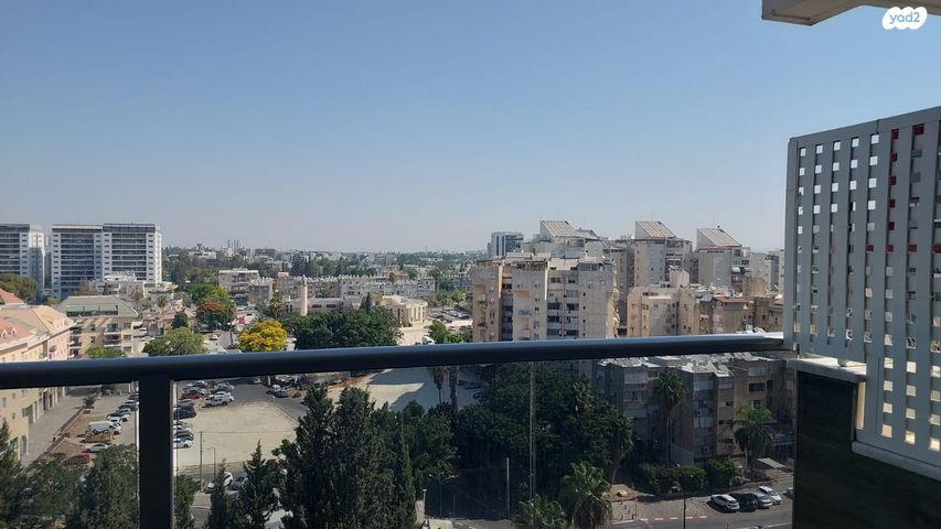 דירה, דרך העצמאות, ליבת העיר, יהוד מונוסון