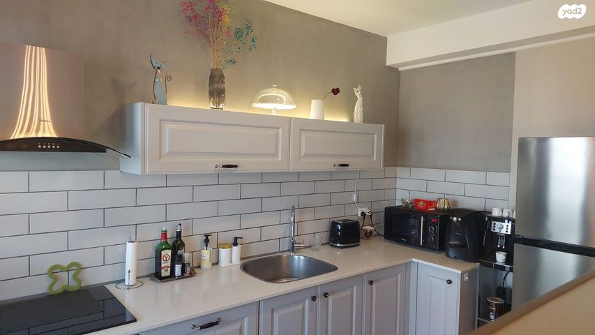 דירה, דרך העצמאות, ליבת העיר, יהוד מונוסון