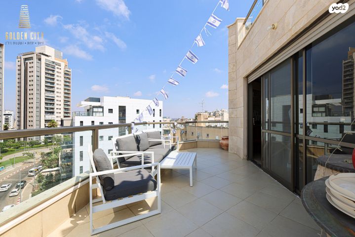 גג/ פנטהאוז, ישראל זנגוויל, צפון מזרח מרכז העיר, נתניה