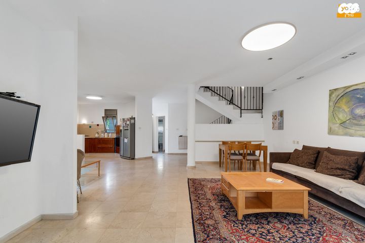 דו משפחתי, פול ברג, קרית חתני פרס נובל, ראשון לציון