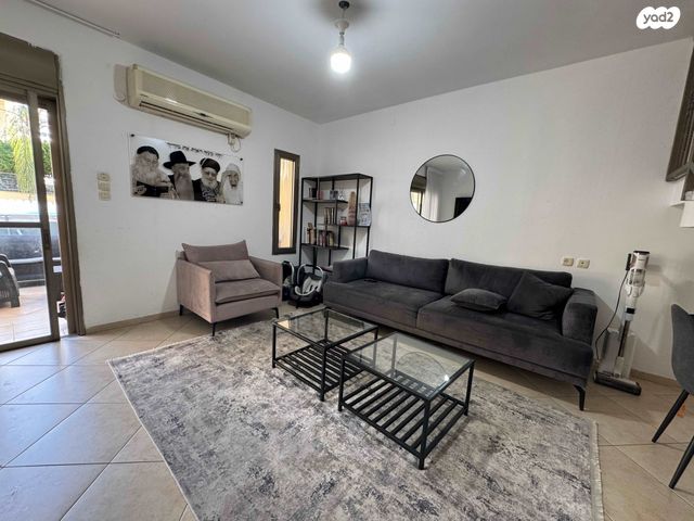 דירת גן, קרית אתא