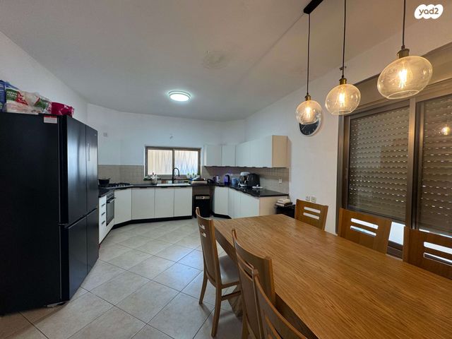 דירת גן, קרית אתא