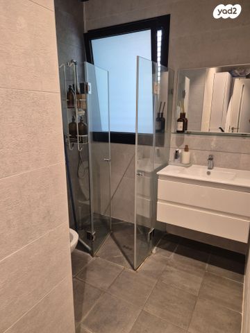 דירת גן, בורוכוב, גבעתיים