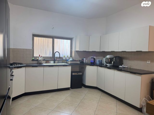 דירת גן, קרית אתא