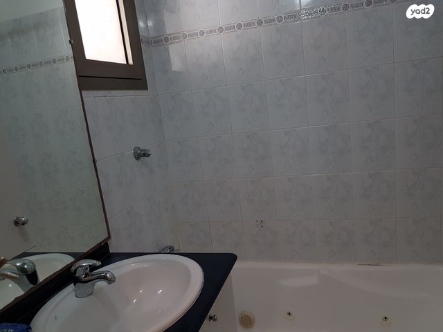 דירה, הפרדס הראשון, כצנלסון, ראשון לציון