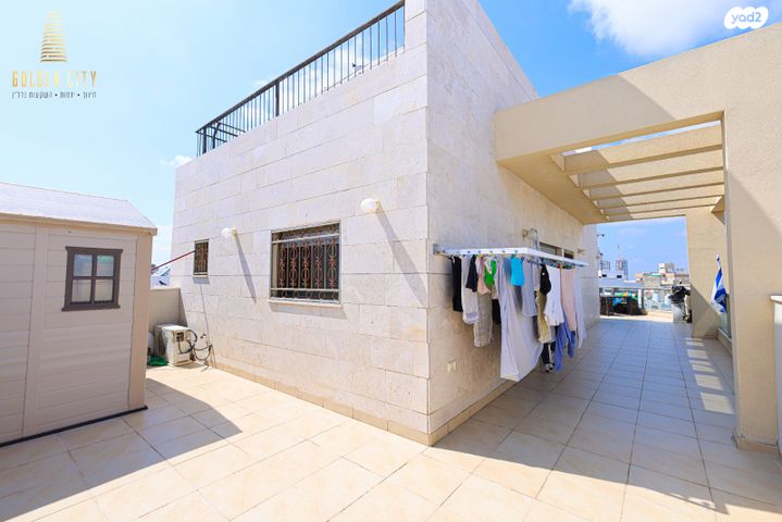 גג/ פנטהאוז, ישראל זנגוויל, צפון מזרח מרכז העיר, נתניה
