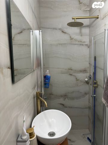 דירת גן, הזית, אורנית, אורנית