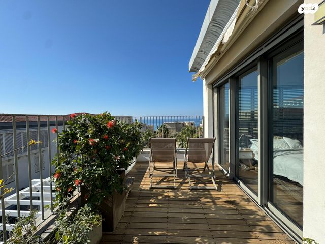 גג/ פנטהאוז, בית פלט 44, עג'מי, גבעת העליה, תל אביב יפו