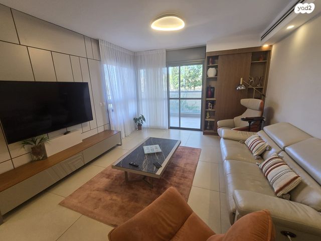 דירה, דרך כרמית, עין כרם, ירושלים