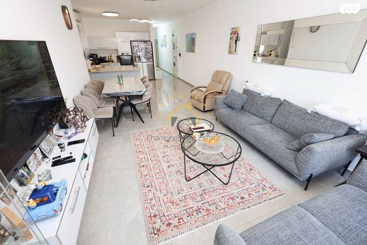 גג/ פנטהאוז, הבריגדה היהודית, גלי הים, נתניה