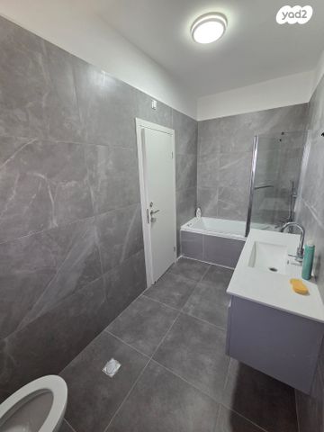 גג/ פנטהאוז, הנביאים, מרכז העיר, קרית אתא