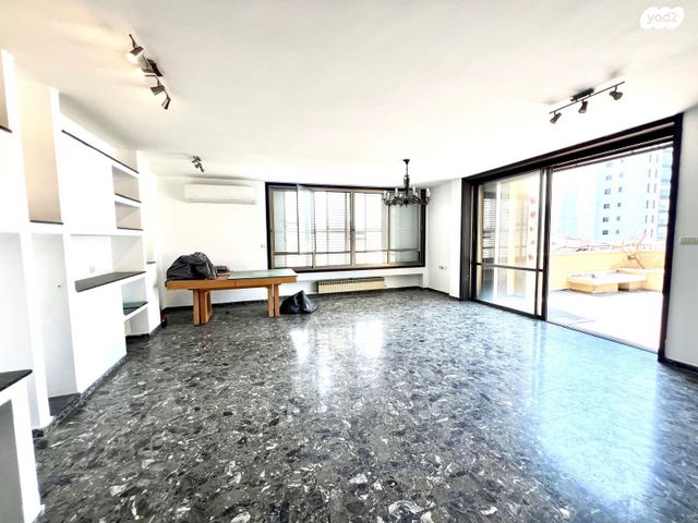 גג/ פנטהאוז, שדרות ירושלים, מרכז העיר דרום, נתניה