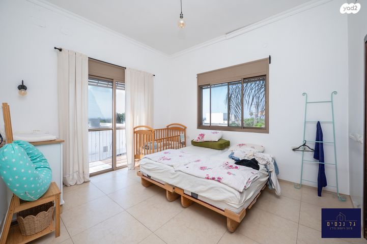 דו משפחתי, פרדס חנה כרכור