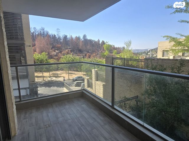 דירה, דרך כרמית, עין כרם, ירושלים