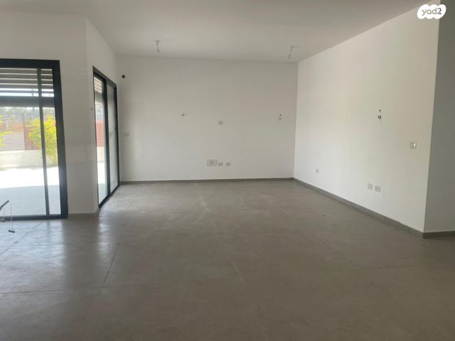 בית פרטי/ קוטג', יער האילנות, שכונה 11, תל מונד