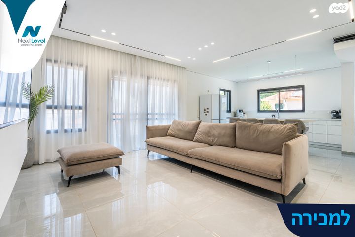 דו משפחתי, פרדס חנה כרכור