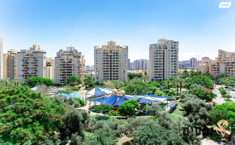 דירה, אורי צבי גרינברג, רמת הדר, גבעת שמואל