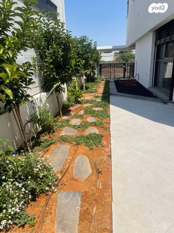 בית פרטי/ קוטג', יער האילנות, שכונה 11, תל מונד